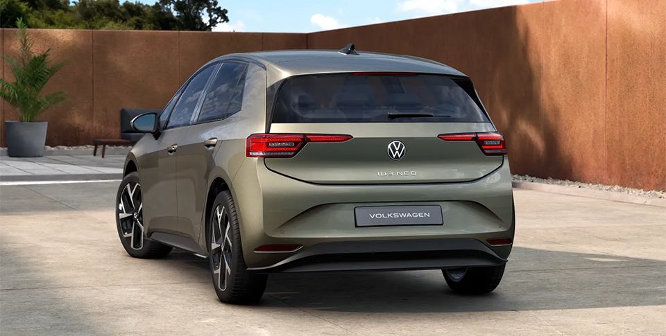 Heckansicht des ID.3 Neo Style in Olivegr&uuml;n